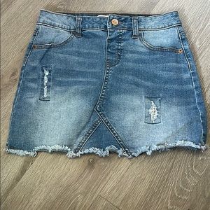 Denim skort.